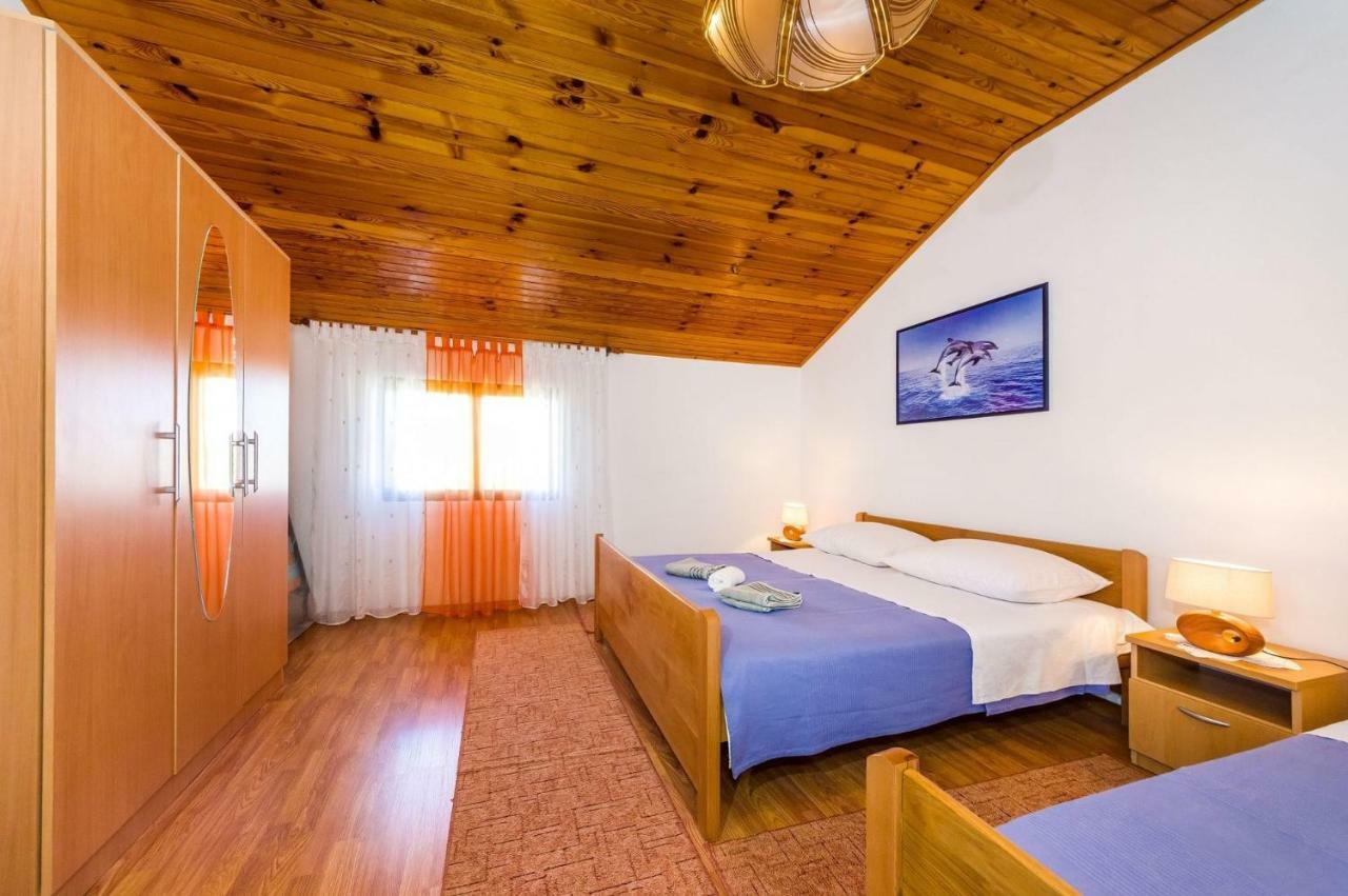 Apartment Matkos - With Garden And Terrace Nin Dış mekan fotoğraf